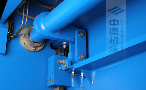 ZDPK-6325配有中德公司最新型扭軸同步裝置，強(qiáng)度高，能調(diào)節(jié)，專利技術(shù).jpg