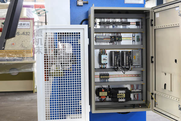 ZDPK-4015采用法國進口施耐德元氣件，抗干擾，穩定耐用壽命長.jpg